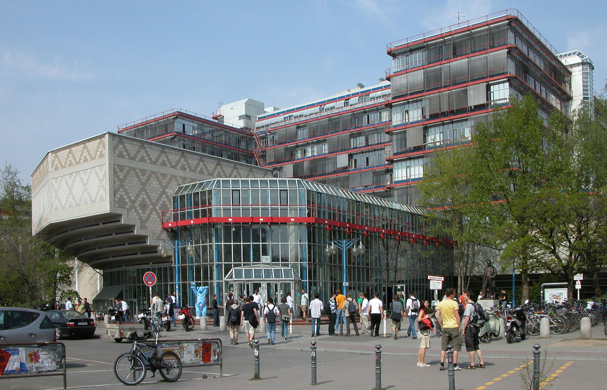 Photo of the Mathematics Faculty of TU Berlin Campus